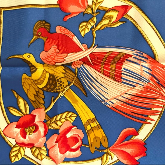 Hermes Blue Fuschia Gold White 100% Silk scarf..no pulls or marks, magnificent - Picture 11 of 11